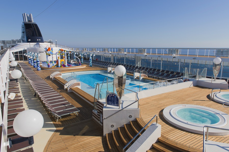 MSC Cruises MSC Opera Le Piscine and Doremi Spray Park 1 ©MSC Rights - Ivan Sarfatti.jpg
